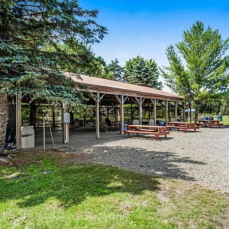 Friendship Lodge Pocono Lake Экстерьер фото