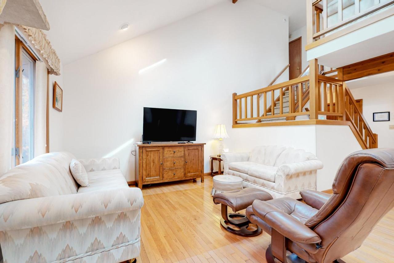 Friendship Lodge Pocono Lake Экстерьер фото