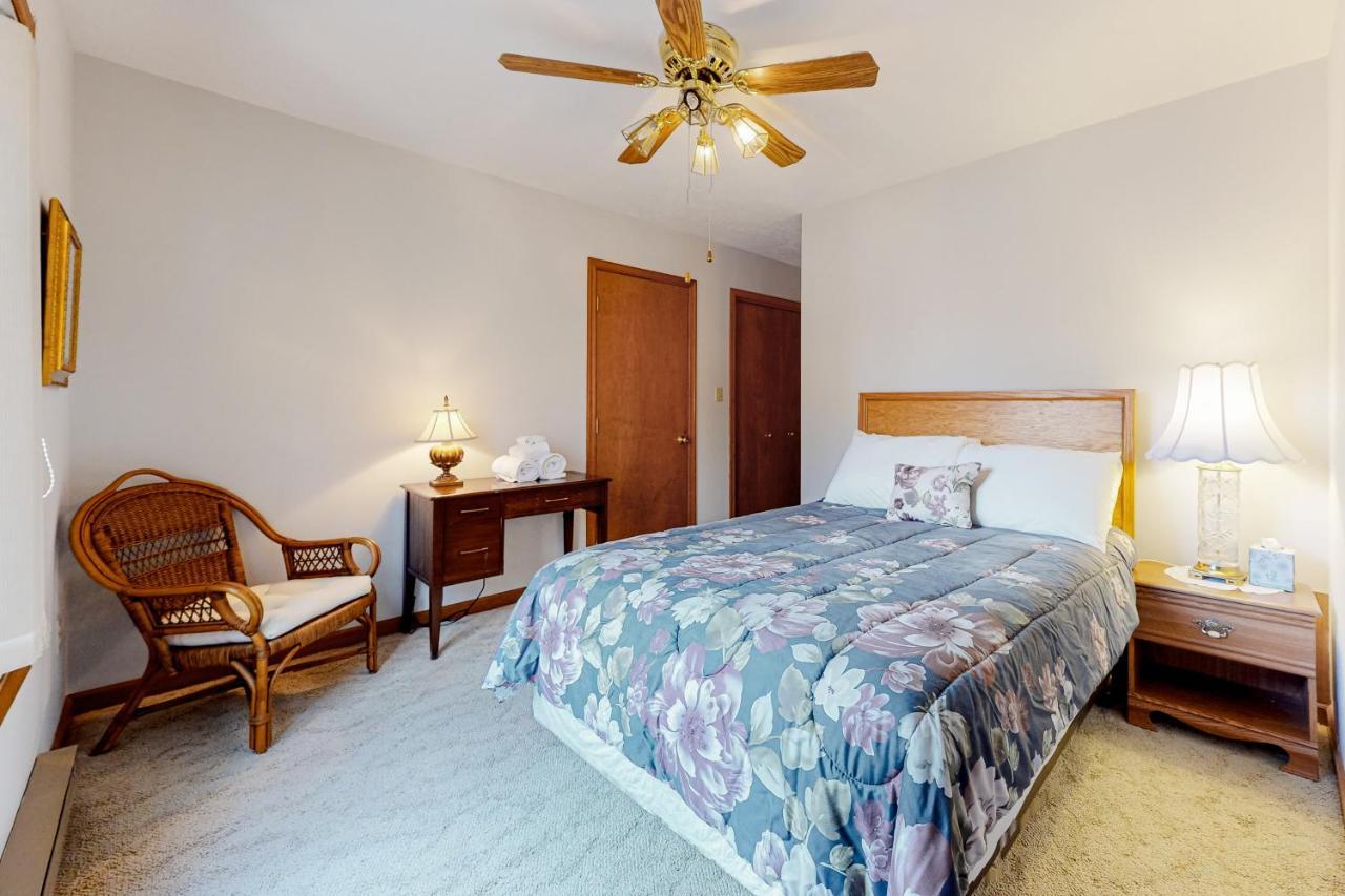Friendship Lodge Pocono Lake Экстерьер фото
