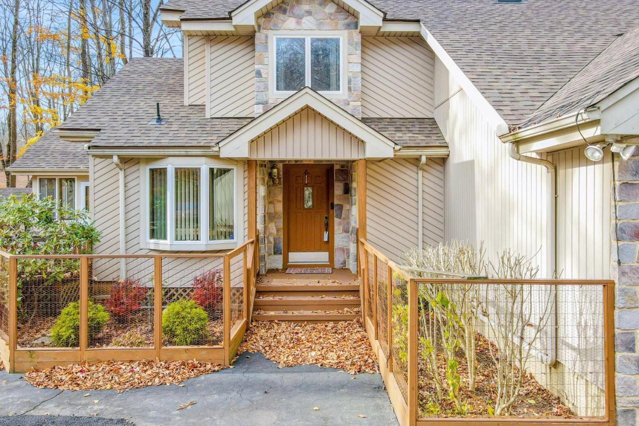 Friendship Lodge Pocono Lake Экстерьер фото