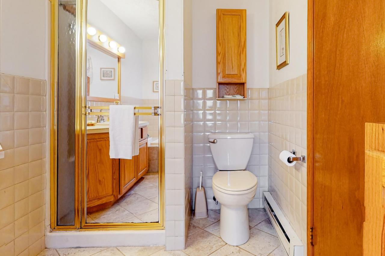 Friendship Lodge Pocono Lake Экстерьер фото